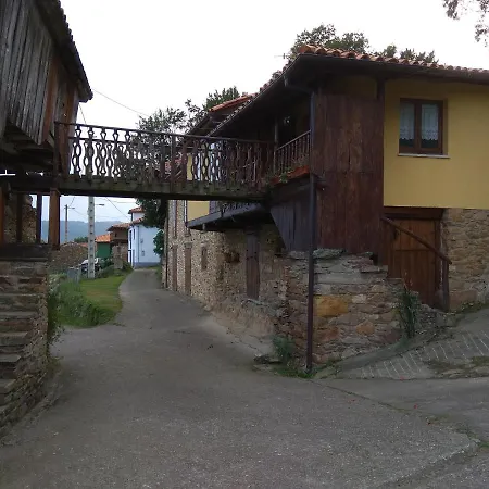 Vacacional Montana Y Mar Villeirin / Cudillero *